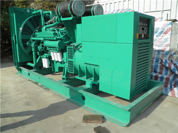 丰润发电车出租-柴油发电机散热器怎样散热