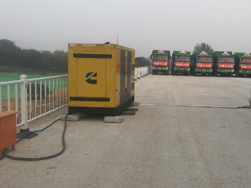 丰润电力系统的稳定性和设备兼容性如何影响发电机组的频率规格？